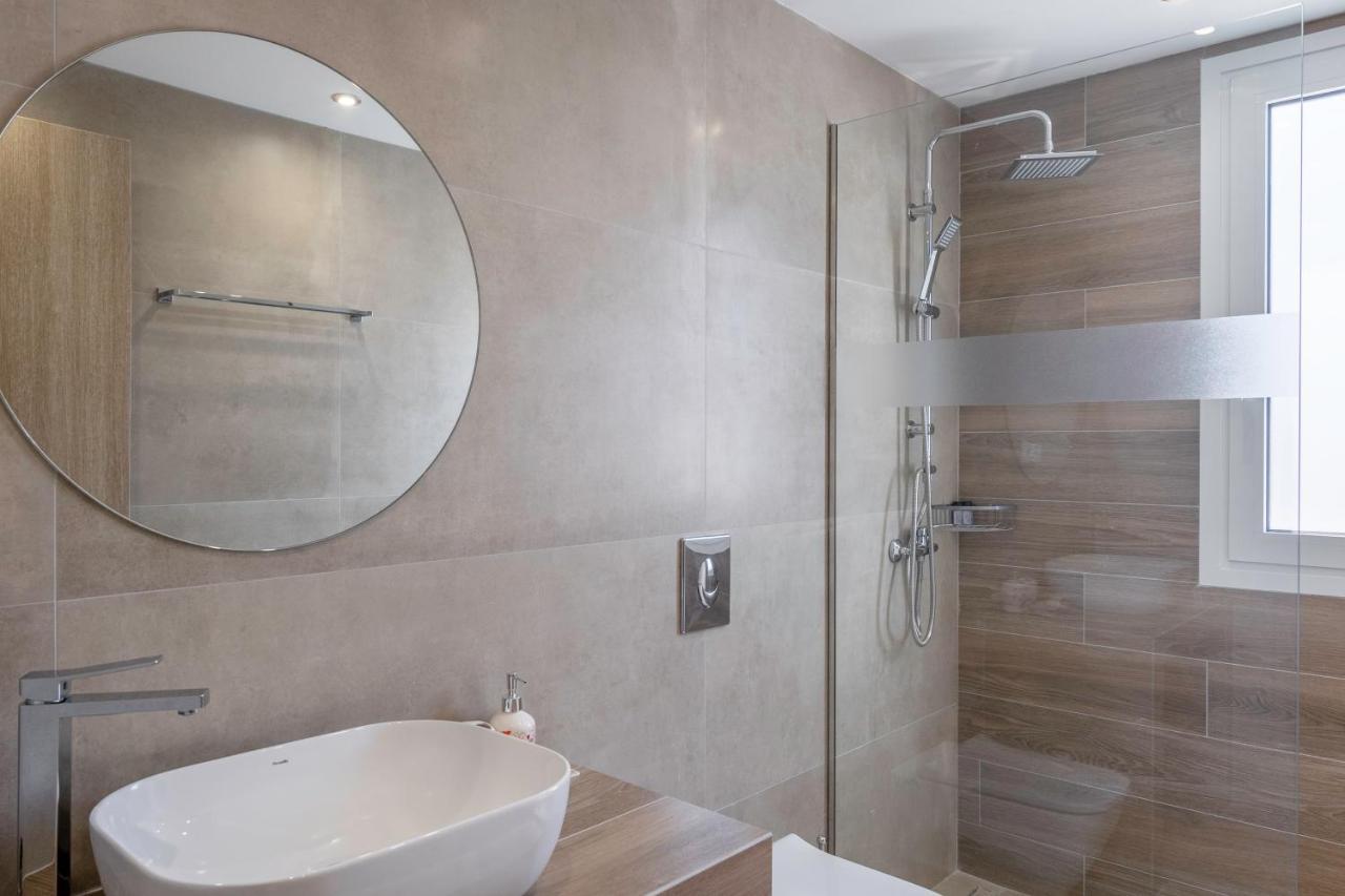 Divine 2Br Apartment In The Heart Of Афіни Екстер'єр фото